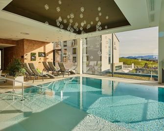 Hotel Edita - Scheidegg - Pool