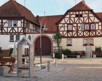 Ferienwohnung Seidenfaden - Karlstadt - Edificio