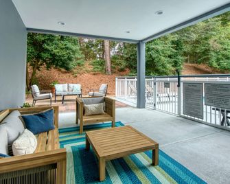 Fairfield Inn & Suites by Marriott Raleigh Crabtree Valley - Raleigh - Balkon