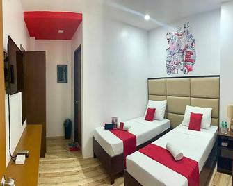 OYO 869 Jnv Dream Hotel - Subic - Bedroom
