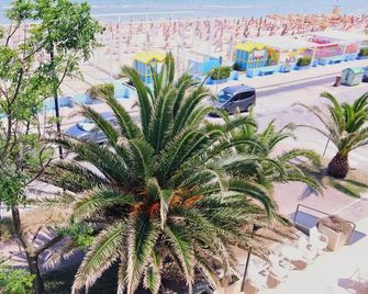 Hotel Dinarica - Marotta