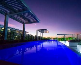 Magnum Serviced Apartments - Darwin - Piscina