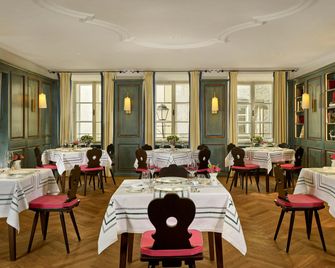 هوتل جولدنير هيرسك إيه لوكشري كولكشن هوتل، سالزبيرج - سالزبورغ - مطعم