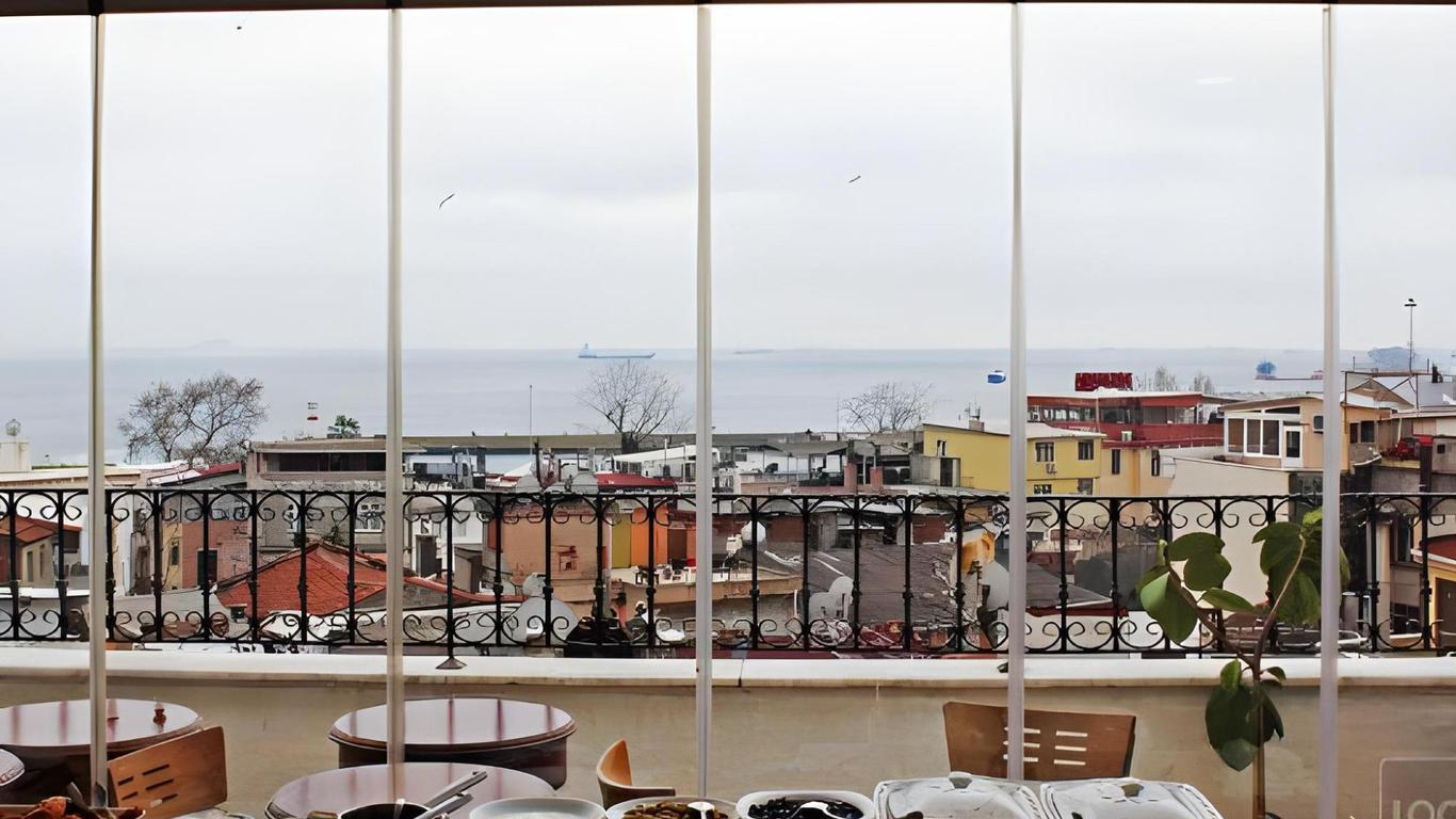 Nova City Hotel
