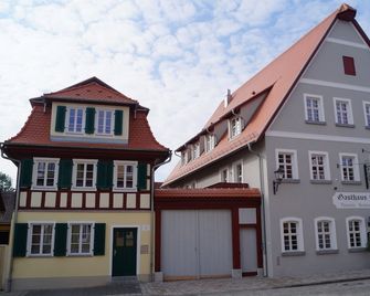 40 qm große Ferienwohnung mit Balkon und kostenfreien Wlan - Bad Windsheim - Budova