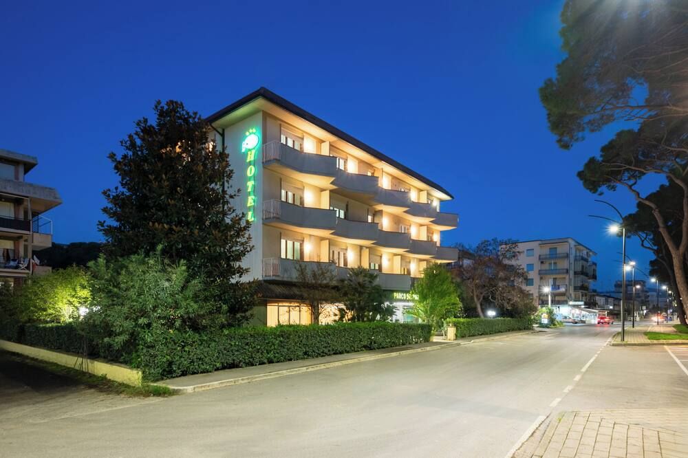 Hotel Parco dei Pini - 100mt dal Mare