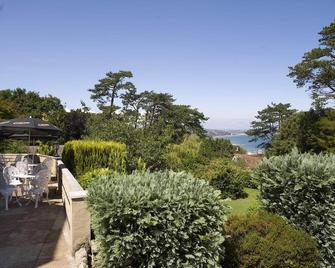 بورن هول كانتري هوتل - شانكلن - شرفة