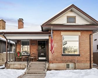Salt City Cottage in the heart of Downtown! Pet-Friendly - סולט לייק סיטי - בניין