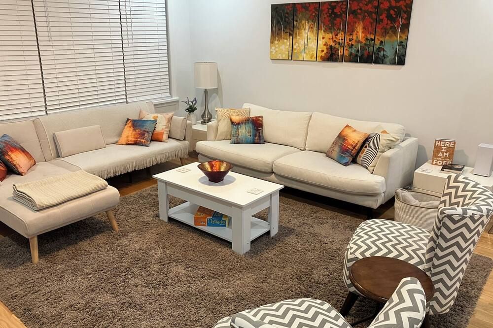 3-Bedroom 2-Bath House In Quiet Flushing - Wifi, Ac, Fully Furnished + 1 Parking - קווינס - סלון