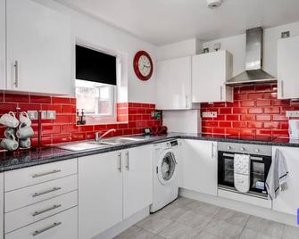 Spacious 5br - Coop Live & Etihad - Pool Table - Manchester - Cuina