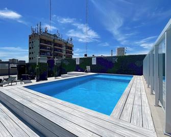 Ayres Suites Rio de Janeiro - Buenos Aires - Pool
