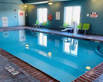 Holiday Inn Express Hotel & Suites Louisville South - Hillview - Hillview - Pool