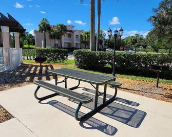Right Direction Rentals Studio 9897 - Port St. Lucie