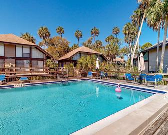 Peaceful River Bungalow - Crystal River - Pool