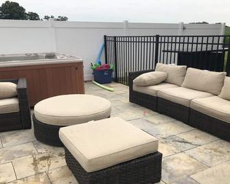 Cozy Country Farm House - 4,000 sq ft - Montello - Balcony