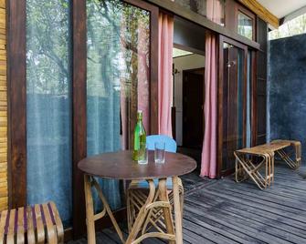 Uravu Bamboo Grove Resort - Kalpetta - Patio