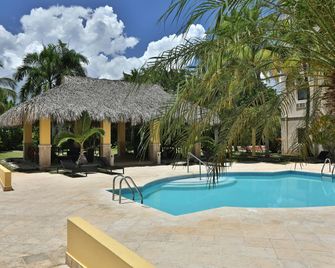 Four Points by Sheraton Santo Domingo - בוקה צ'יקה - בריכה