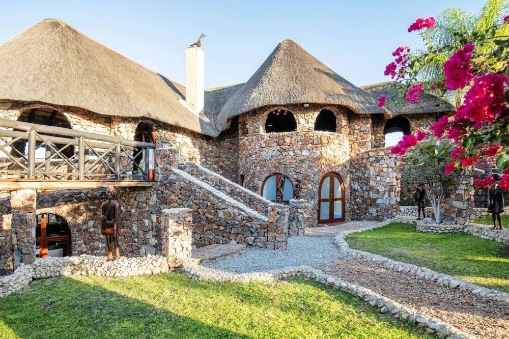 Eagle Tented Lodge & Spa - Okaukuejo - Vista del exterior