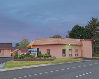 Knights Inn Pine Brook - Pine Brook - Edificio