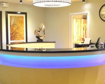 Queen Margarette Hotel - Downtown - Lucena - Recepción