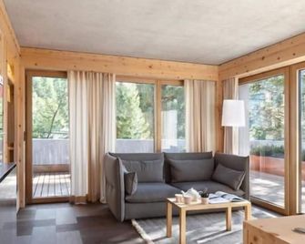 Alpine Lodge Chesa al Parc - Pontresina - Stue