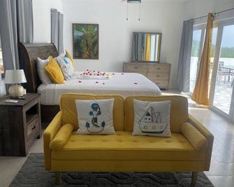 Spacious 4-bedroom villa with AC and a Panoramic view on The ocean. - Saint John's - Sypialnia