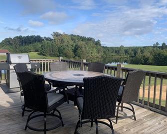 Farmhouse with private lake - Northport - Balcony