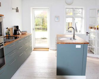 Summer House In Årsdale With A Beautiful Sea View - Svaneke - Cocina