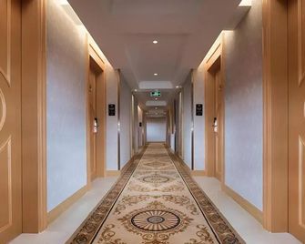 Vienna Hotel Shenzhen Qinghu Metro Station - 深圳 - 走廊