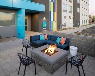 Tru by Hilton Phoenix Glendale Westgate - Glendale - Terasa
