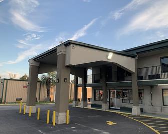 Travelers Inn - Valdosta - Building