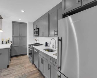 Stylish 2BR Loft - Carroll Gardens - Prime area - ברוקלין - מטבח