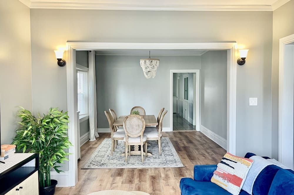 Dining room view of Lovely vintage Oak Park 3bd 1ba perfectly located near public transit & Chicago