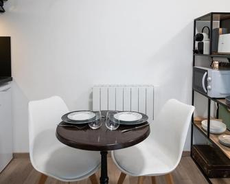 Suite Kella 1 - Lovely renovated studio - Tassin-la-Demi-Lune - Jídelna