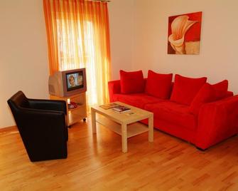 Apartments Sunny Place - רוסט - סלון