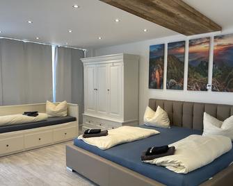 Moderne und Zentrale Wohnung - Stoccarda - Camera da letto