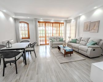 Amazing Golf View Apartments - 6th of October City - Living room