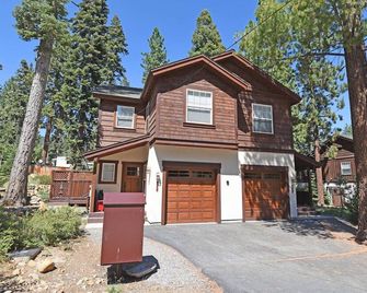 Sunny Woods Acres - Tahoe Vista - Building