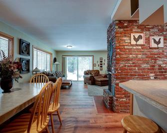 6 Otter - Sunriver - Comedor