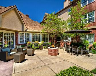 Residence Inn by Marriott Memphis Germantown - Germantown - Patio