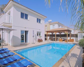 08 Per - Villa Anemone - Pernera - Pool