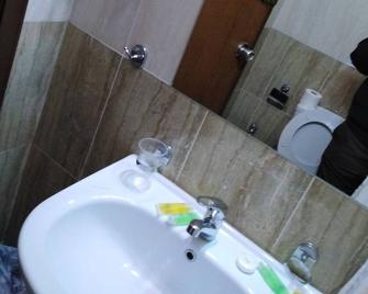 델리아 호텔 - 마다바 - 욕실
