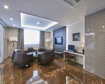 Gwangju Aura Hotel - Gwangju