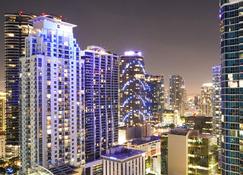 4 bed full condo in Miami with skyline & sea view - Miami - Building