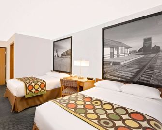 Super 8 by Wyndham St. James - Saint James - Bedroom