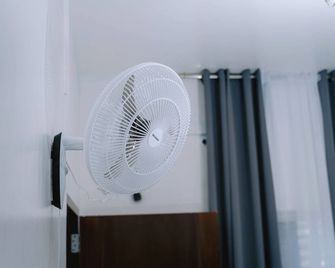 Stop-N-Stay Inn - Valencia City - Servicio de la habitación