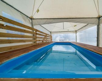 Cheolwon Forest glamping - Cheorwon - Piscina