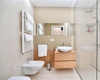 Lainez Rooms & Suites - טרנטו - חדר רחצה
