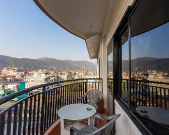Pokhara Apartments Inn - Pokhara - Parveke