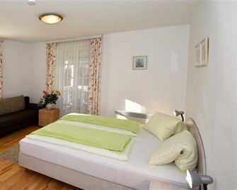 Villa Auguste - פורטשאך אם וורטרזה - חדר שינה